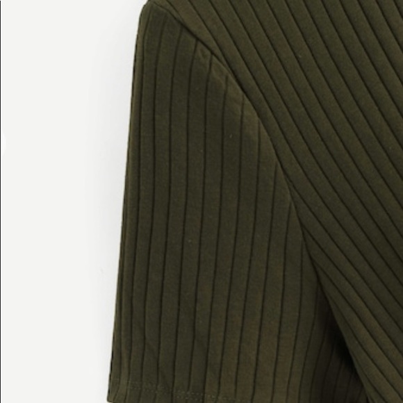 Deep Green Ribbed Tee - Picture 3 of 3